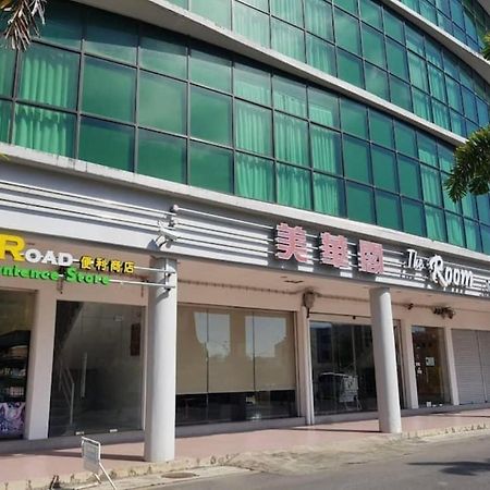 The Room Hotel Miri Ngoại thất bức ảnh
