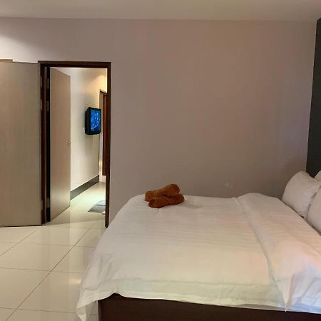 The Room Hotel Miri Ngoại thất bức ảnh