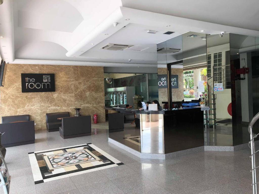 The Room Hotel Miri Ngoại thất bức ảnh