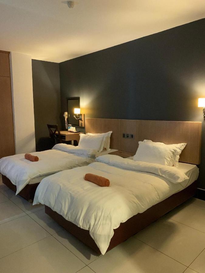 The Room Hotel Miri Ngoại thất bức ảnh
