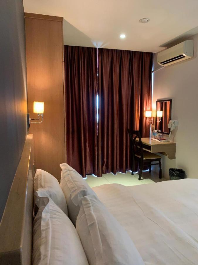 The Room Hotel Miri Ngoại thất bức ảnh