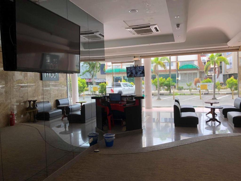 The Room Hotel Miri Ngoại thất bức ảnh