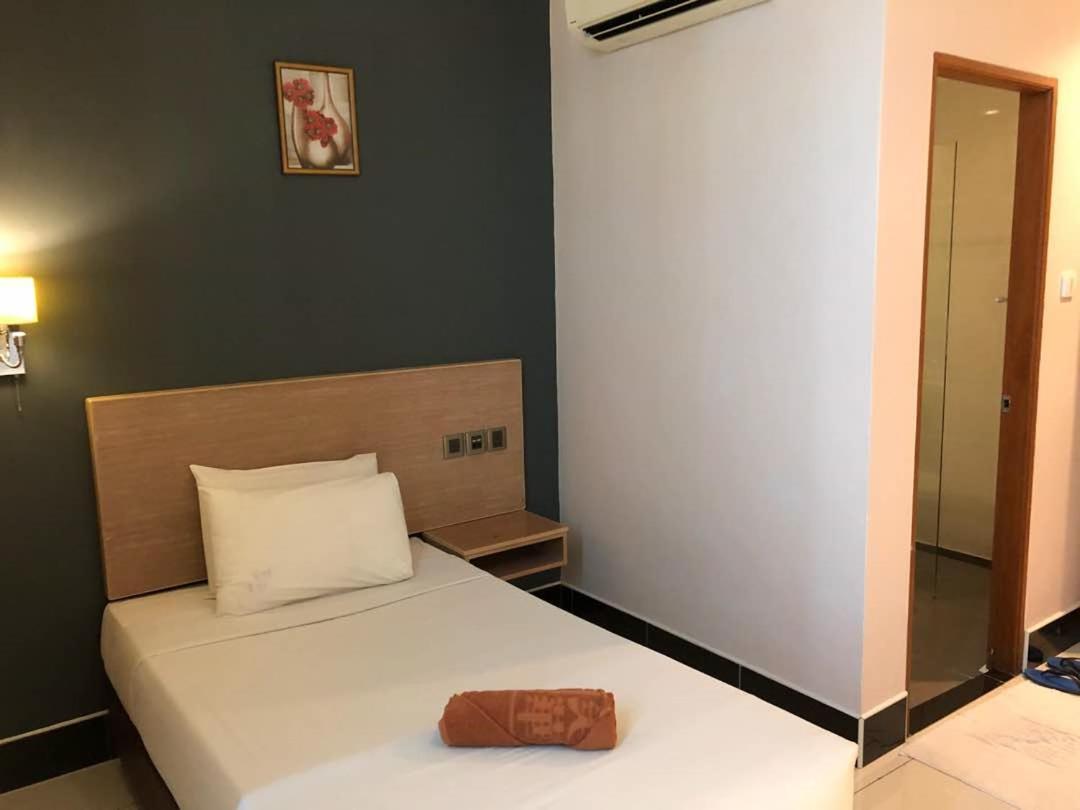 The Room Hotel Miri Phòng bức ảnh