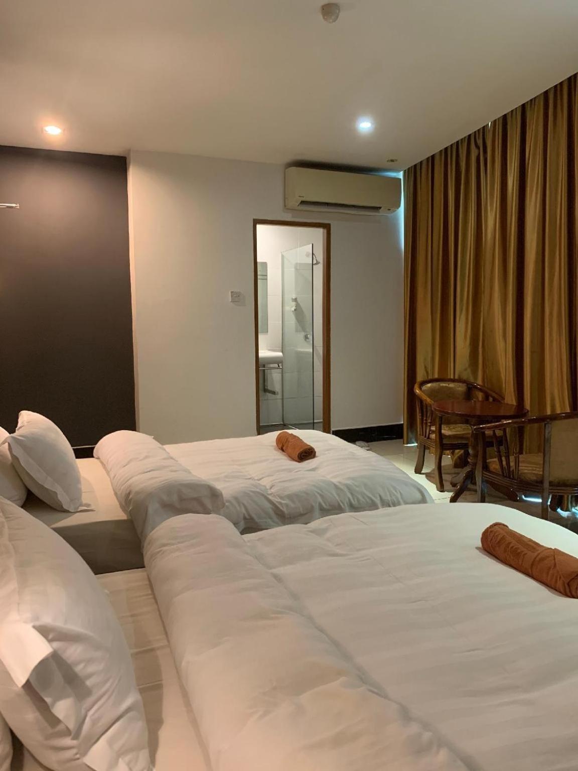 The Room Hotel Miri Phòng bức ảnh