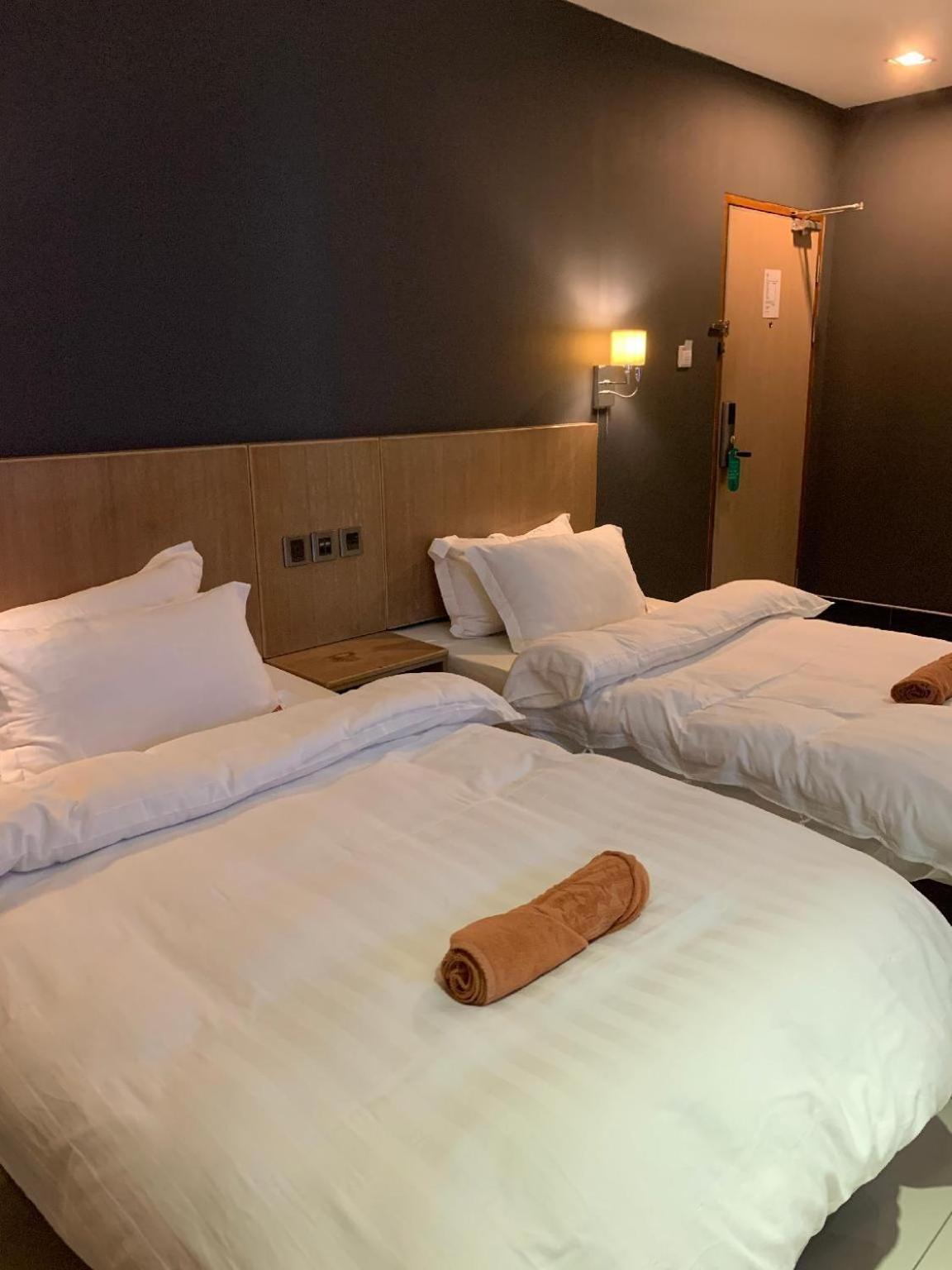 The Room Hotel Miri Phòng bức ảnh