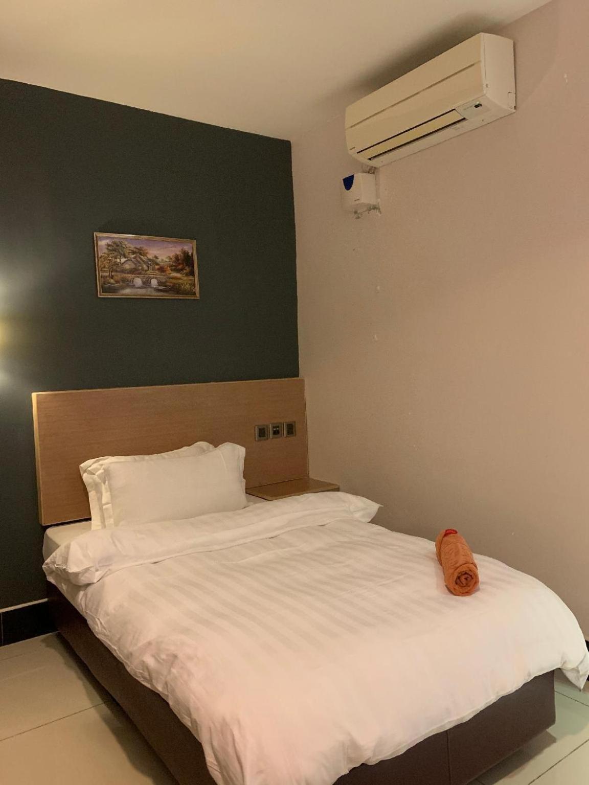 The Room Hotel Miri Phòng bức ảnh